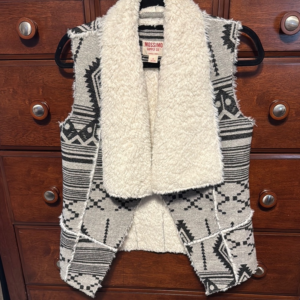 Mossimo Supply Co. Black and White Patterned Vest